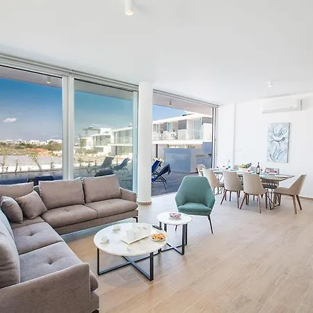 Villa Olive Titan, Brand New,Exquisite 5Bdr Protaras Villa With Pool,Close To The Beach ヴィラ プロタラス