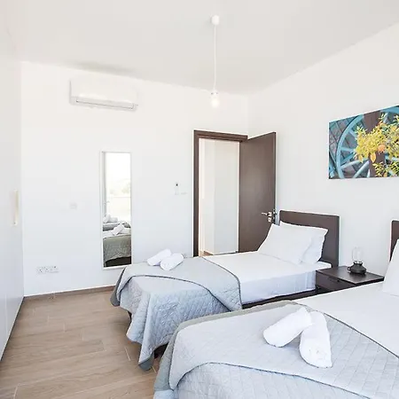 Villa Olive Titan, Brand New,Exquisite 5Bdr Protaras Villa With Pool,Close To The Beach ヴィラ プロタラス