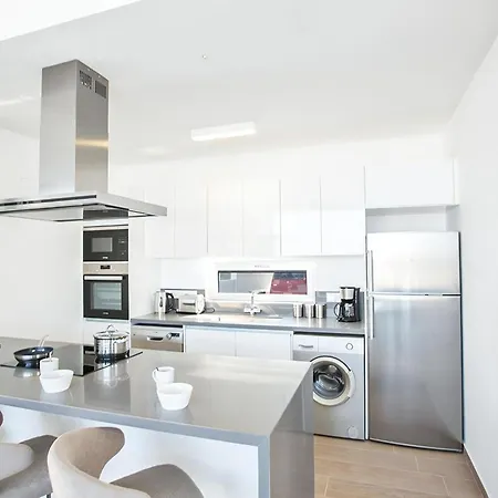 Villa Olive Titan, Brand New,Exquisite 5Bdr Protaras Villa With Pool,Close To The Beach ヴィラ